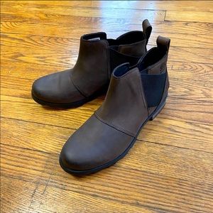 SOREL Emelie Cattail Chelsea Leather Boot